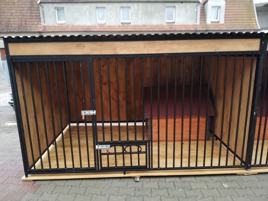 Stabilny kojec dla psa. Wytrzymały boks, klatka, zagroda.