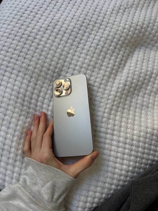 Продам Iphone 16 Pro Max