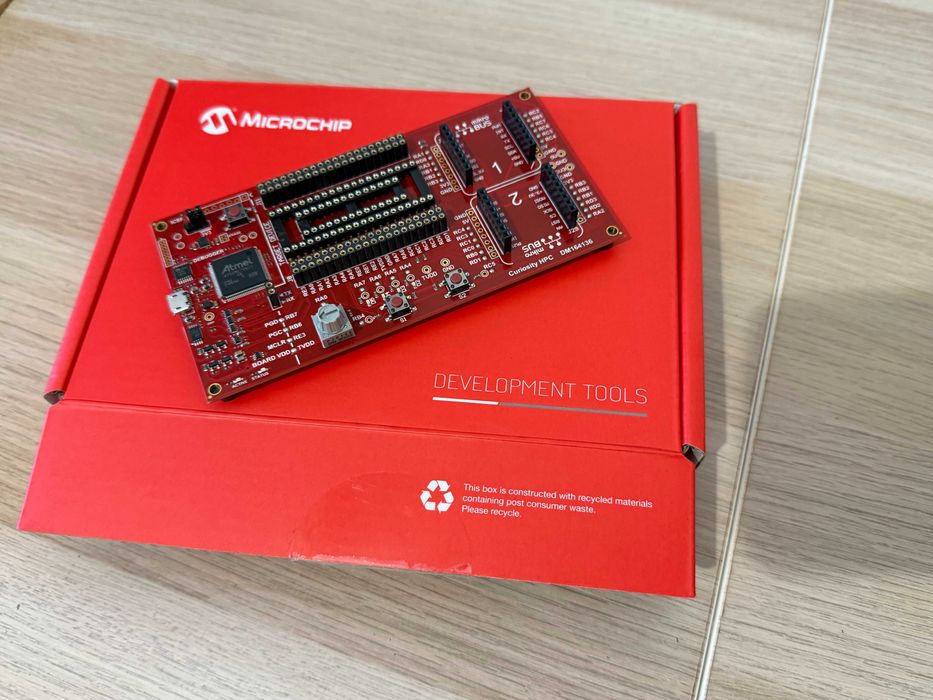 Placa de desenvolvimento PIC Microchip (DM164136)