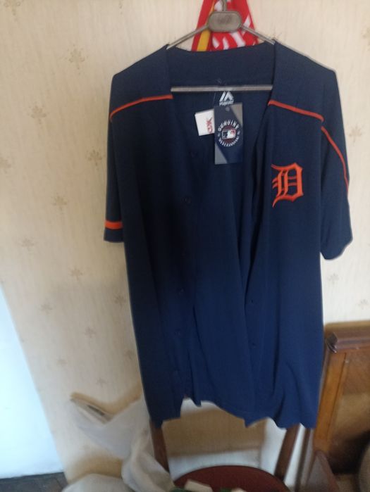 Бейсбольна футболка