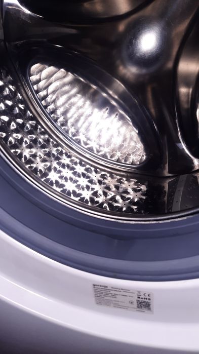 Пральна  машина з баком.