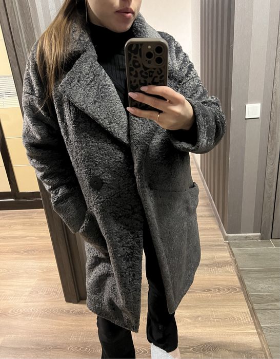 Продам пальто из качественного искусственного каракуля. Новое, 10/10