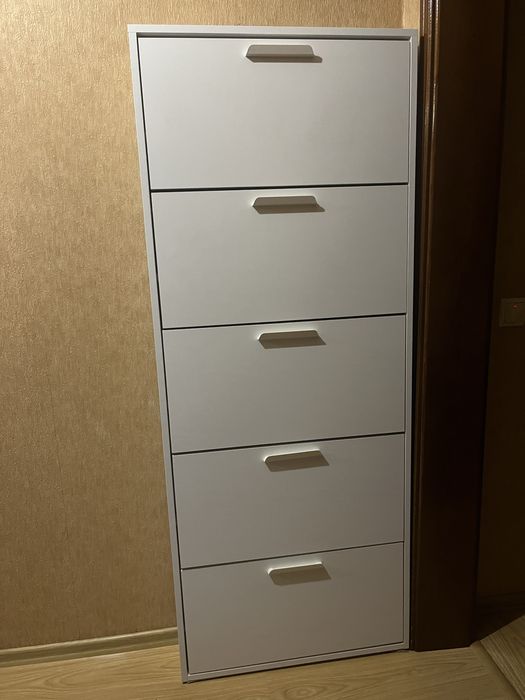 В наявності нова шафа для взуття