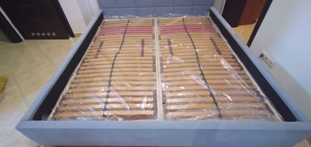 Łóżko tapicerowane z materacem nowe stelaże 180/200