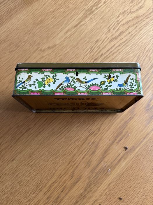 Caixa de bolachas marca “Triunfo” - Fábrica Favorita