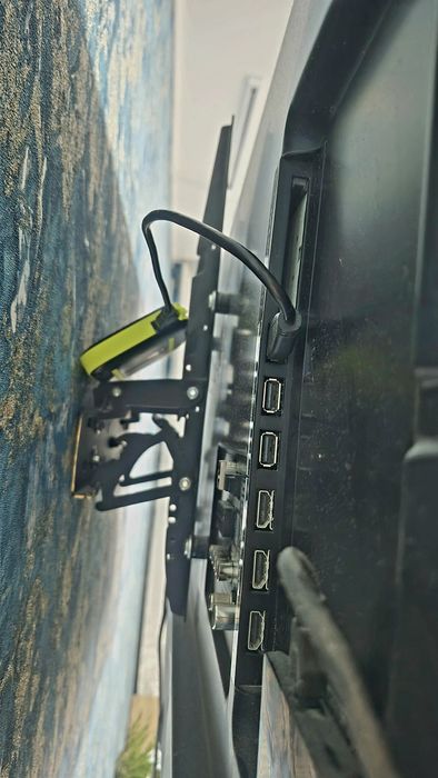 Телевізор LG, 43 діагональ, сматр-тв