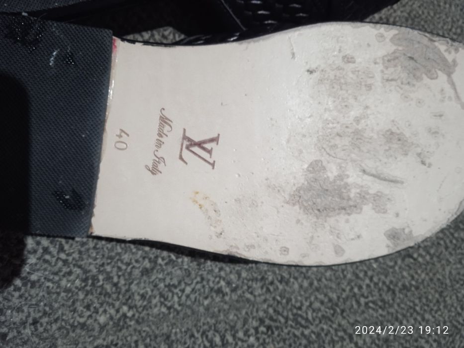 Продам шлепки Луи Витон оригинал 40р.состояние отличное.