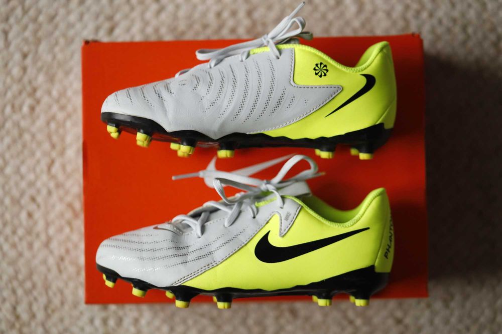 Buty piłkarskie Korki Nike Phantom GX II Academy FG/MG Junior