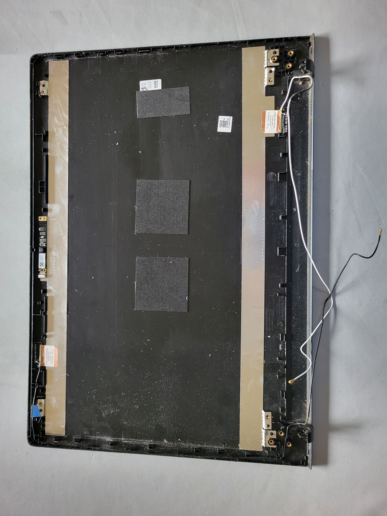 Sprzedam tylnią klapę matrycy do laptopa Lenovo IDEAPAD 100 15IBD