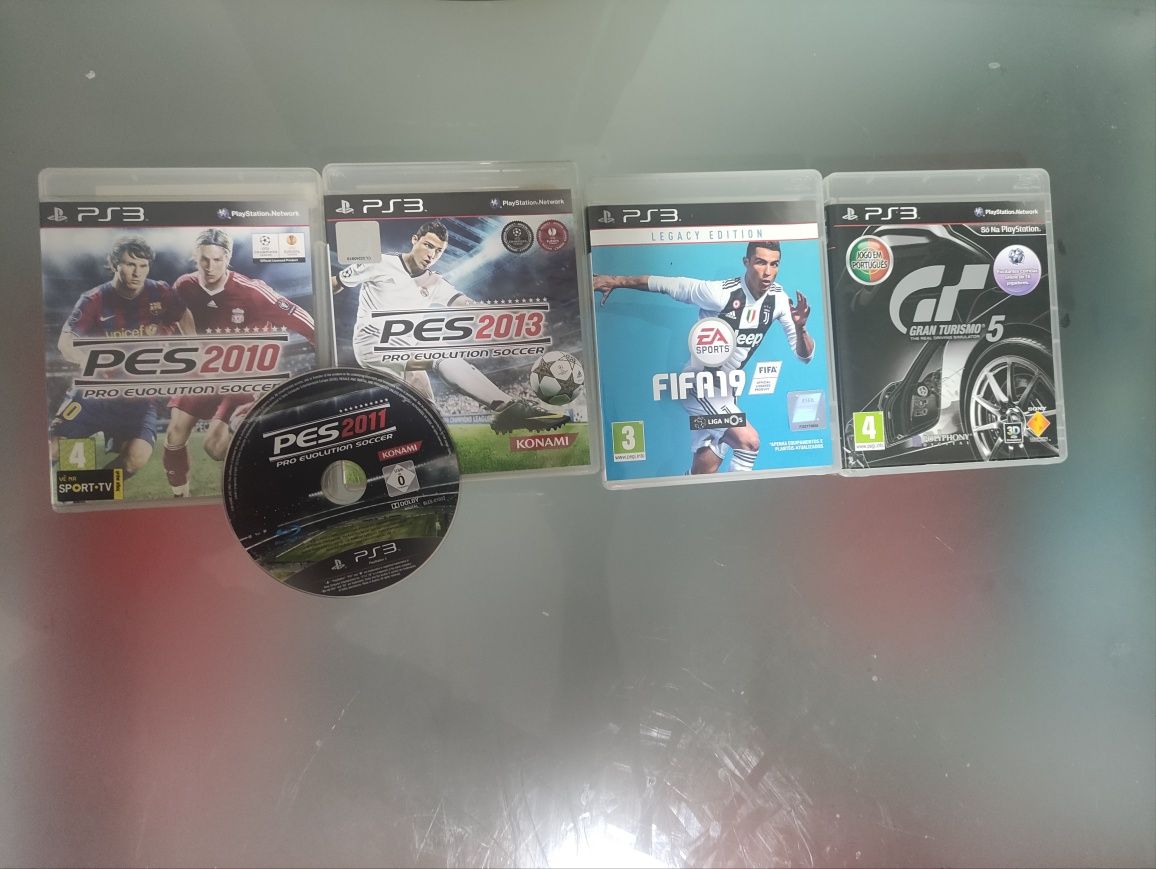 PS3 + 5 jogos + 4 comandos