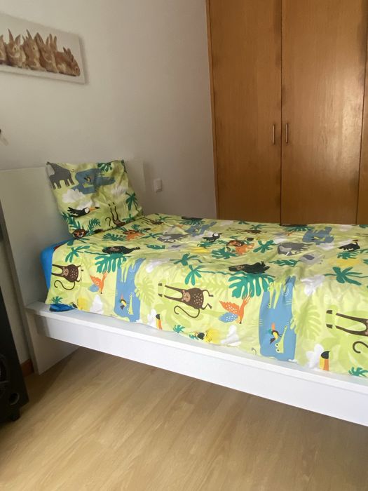 Vendo cama de solteiro