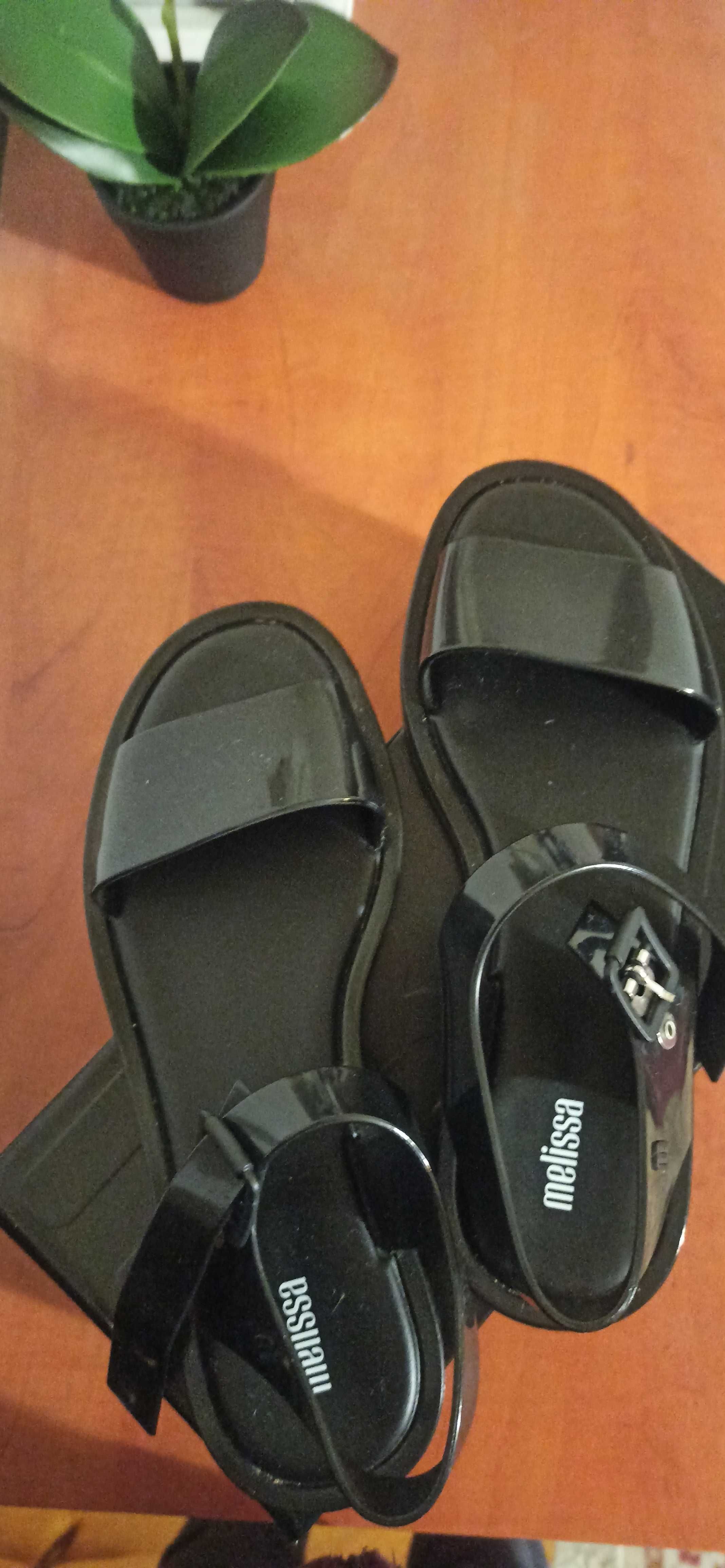 Sandały Melissa rozmiar 40