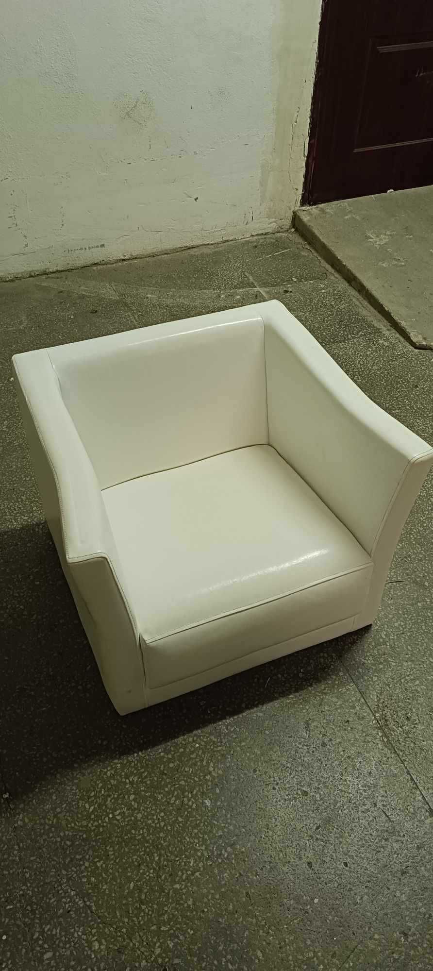 Białe fotele (5szt)