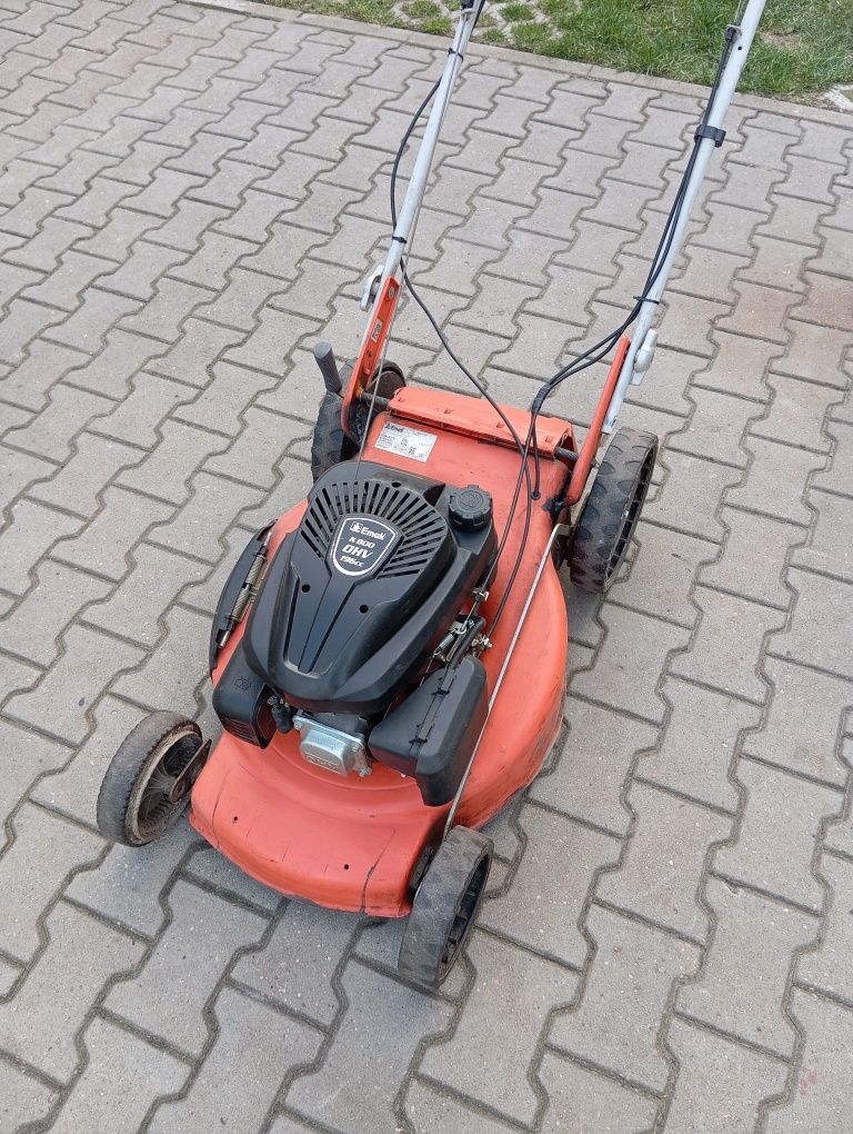 Kosiarka spalinowa Oleo-Mac GV 53 TK z napędem 50cm Silnik Emak 3.40kW