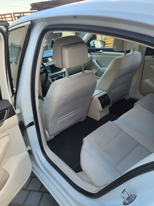 Passat b8 Sprzedam lub zamienie na kombi/ Bus /van