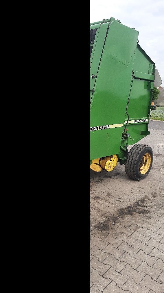 Pras zwijająca John Deere 550