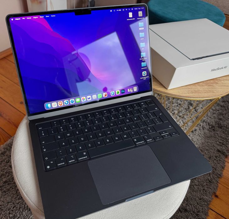 MacBook Air 13,6 cala / chip Apple M2 / 8 GB RAM / 512 GB SSD idealny