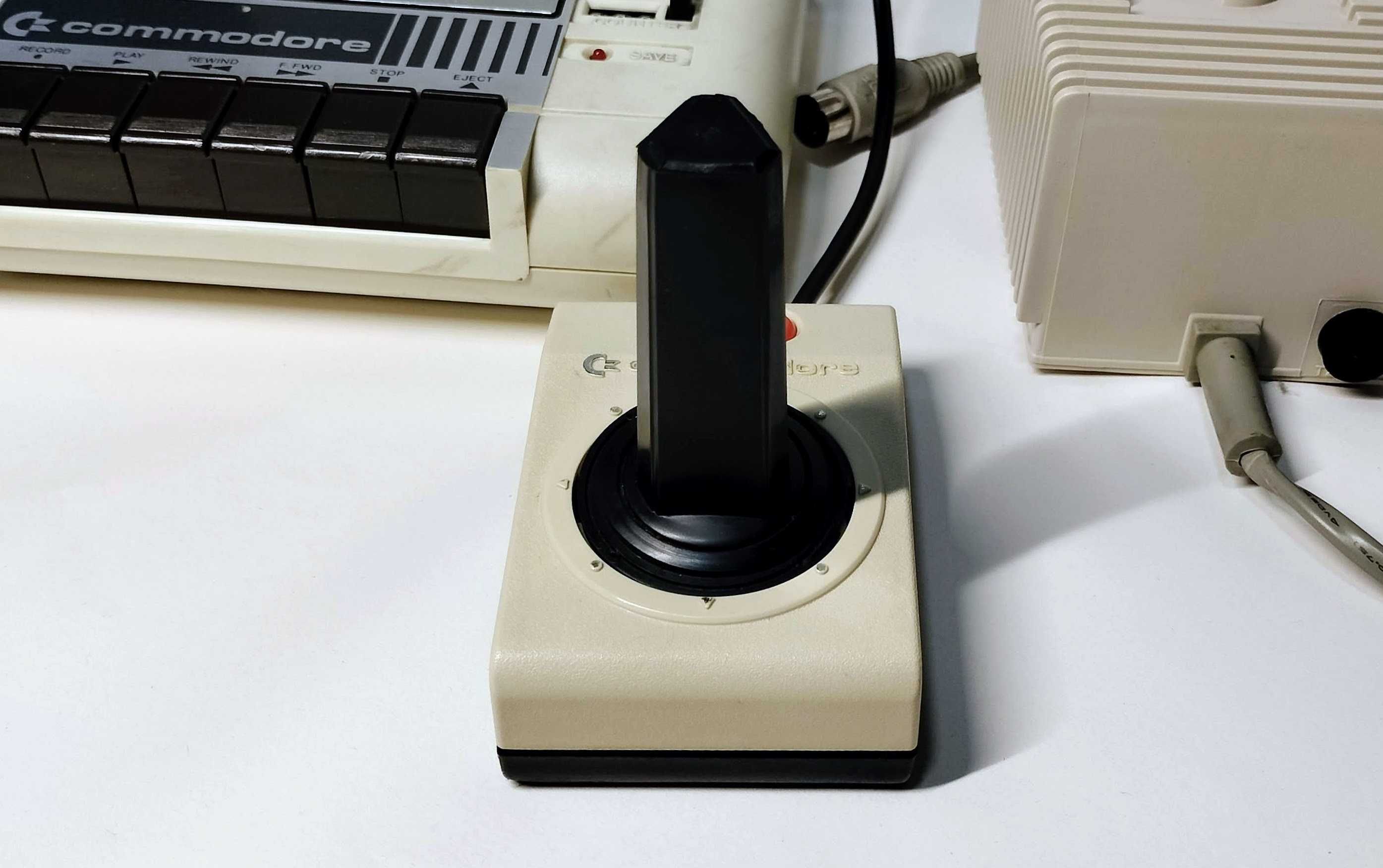 Commodore 64 - Clássico Retro Computador em Perfeito Estado
