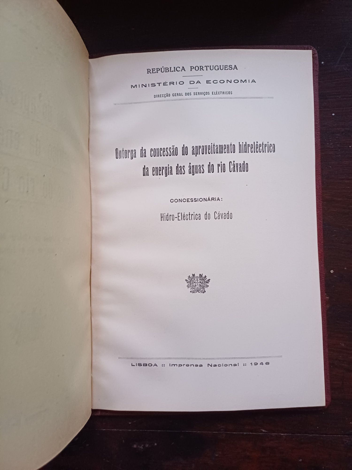 Livros de barragens e estações hidroeléctricas