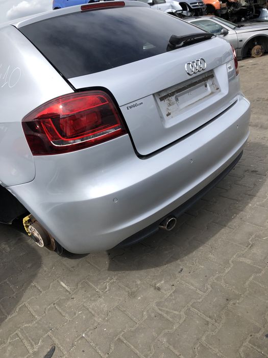 Zderzak tył tylny PDC Audi A3 8P Lift 3D LX7W