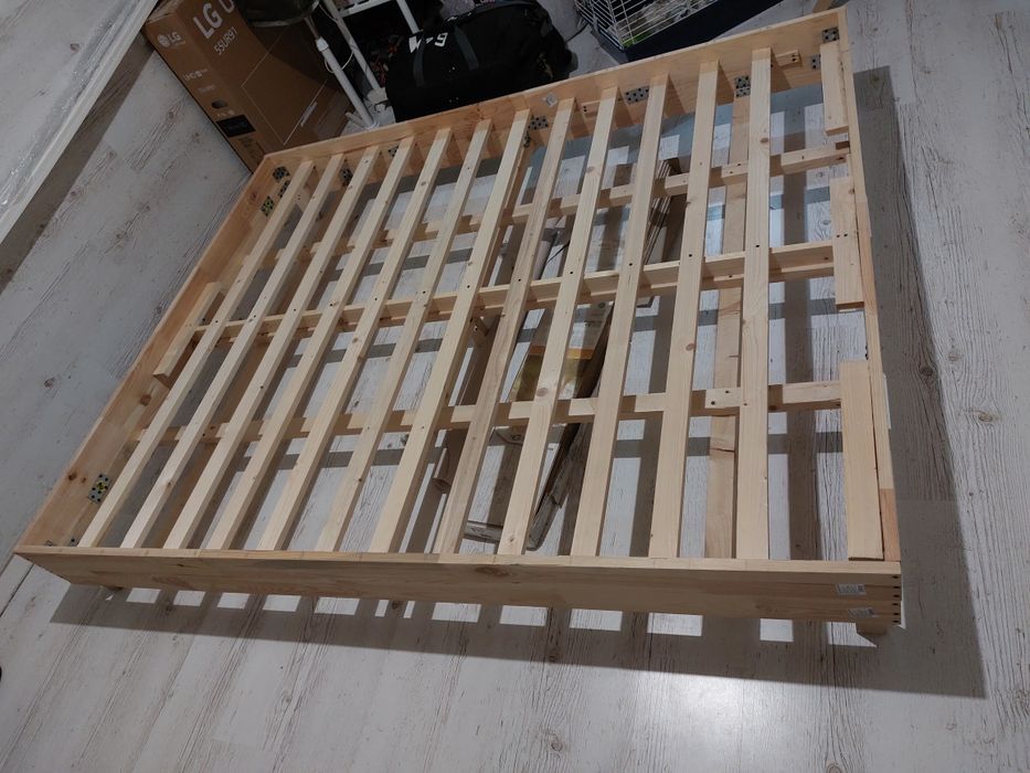 Продам кровать 2м на 1.8