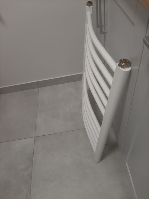 Kaloryfer biały na sprzedaż