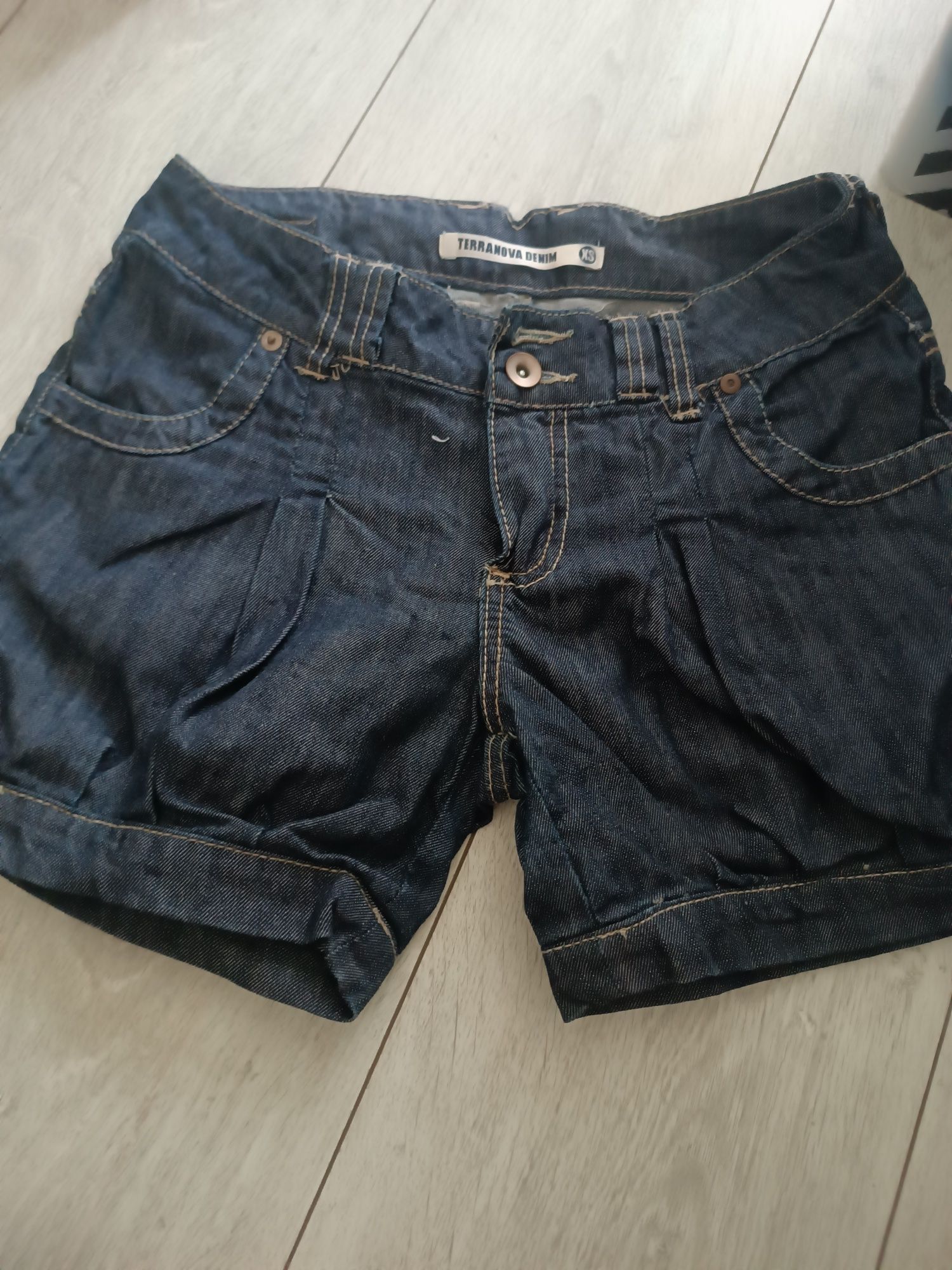 Szorty krótkie spodenki jeansowe dżinsowe xs terranova