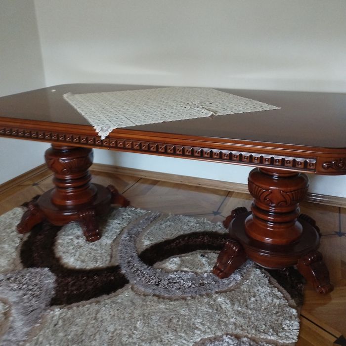 Продам малайзійський стіл