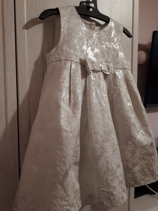 Sukienka idealna na Chrzciny