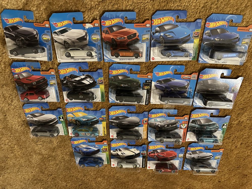 Carros Hotwheels nissan lamborghini aston martin mercedes audi bmw