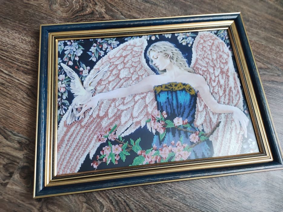 Картини вишиті бісером.