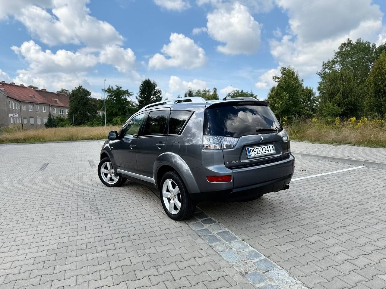 Mitsubishi Outlander Xl Oryginalny przebieg 248 i oreginalnuj lakier