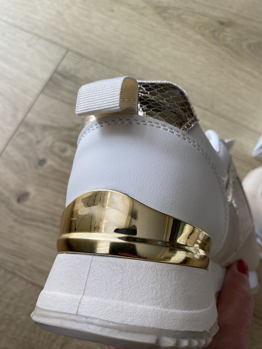 Nowe snickersy rozmiar 40