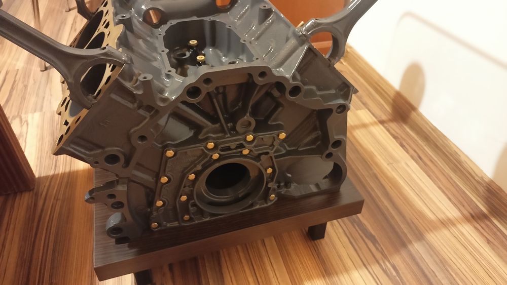 Stolik z silnika V6 Audi 2.8 ACK