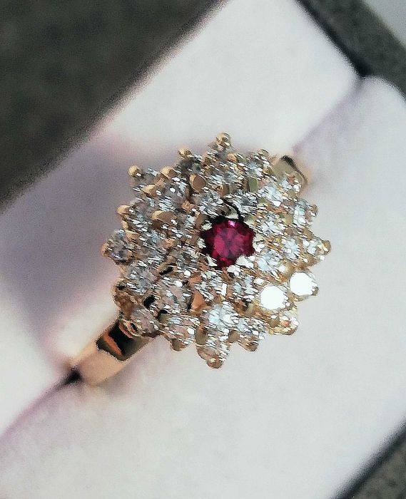 WŁOSKI złoty pierścionek z cyrkoniami Błyszczący Lśniący na bogato