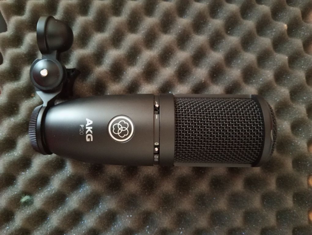 AKG P120 Microfone