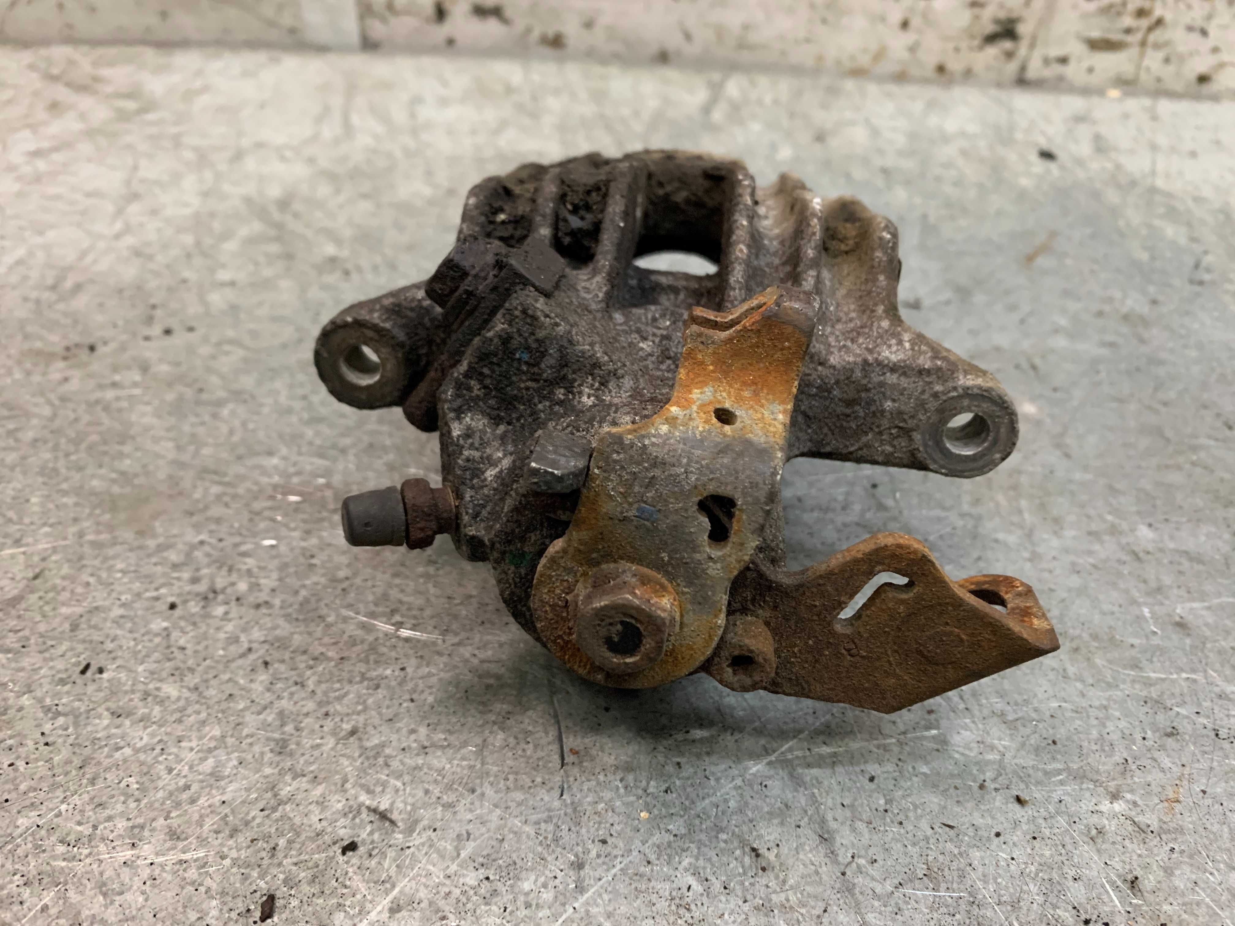 VW Golf IV Seat Toledo II LeonI Zacisk Hamulcowy Prawy Tylny Prawy Tył