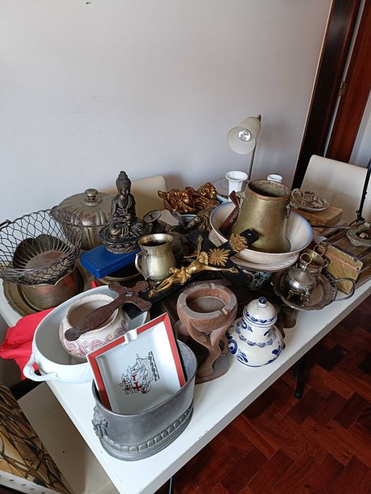 Vendo velharias e antiguidades