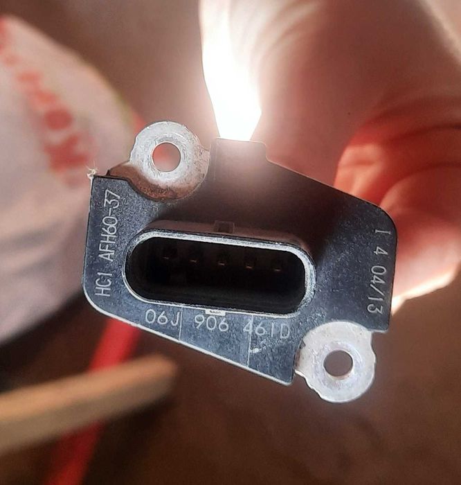 Датчик Витратомір повітря VW Touareg расходомер воздуха