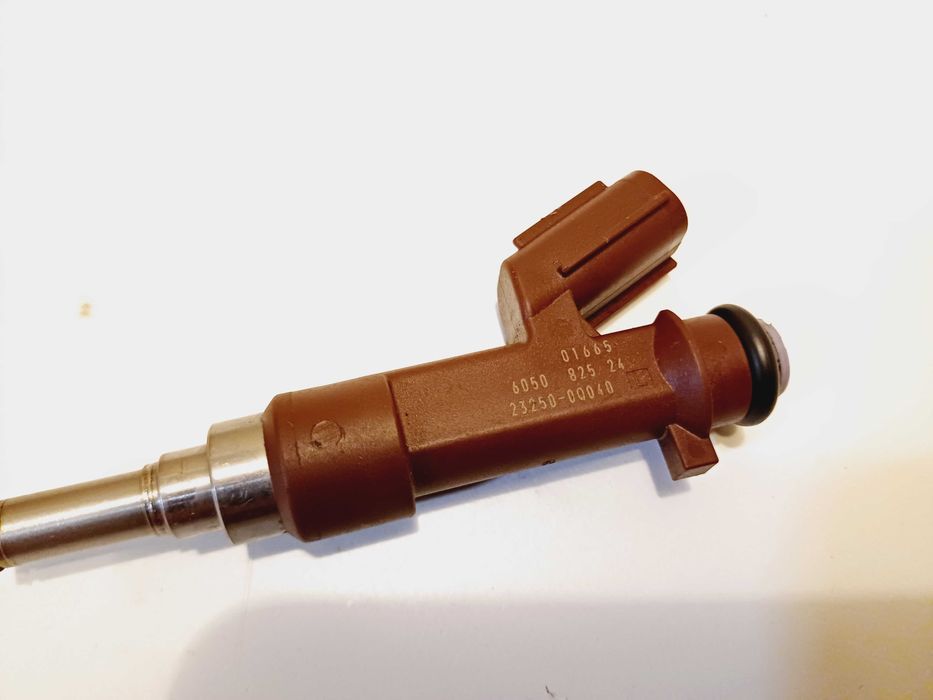 Wtryskiwacz  TOYOTA  23250-0Q040   Nowy  Oryginalny