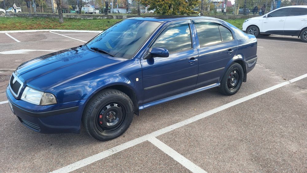 Продам машину шкода