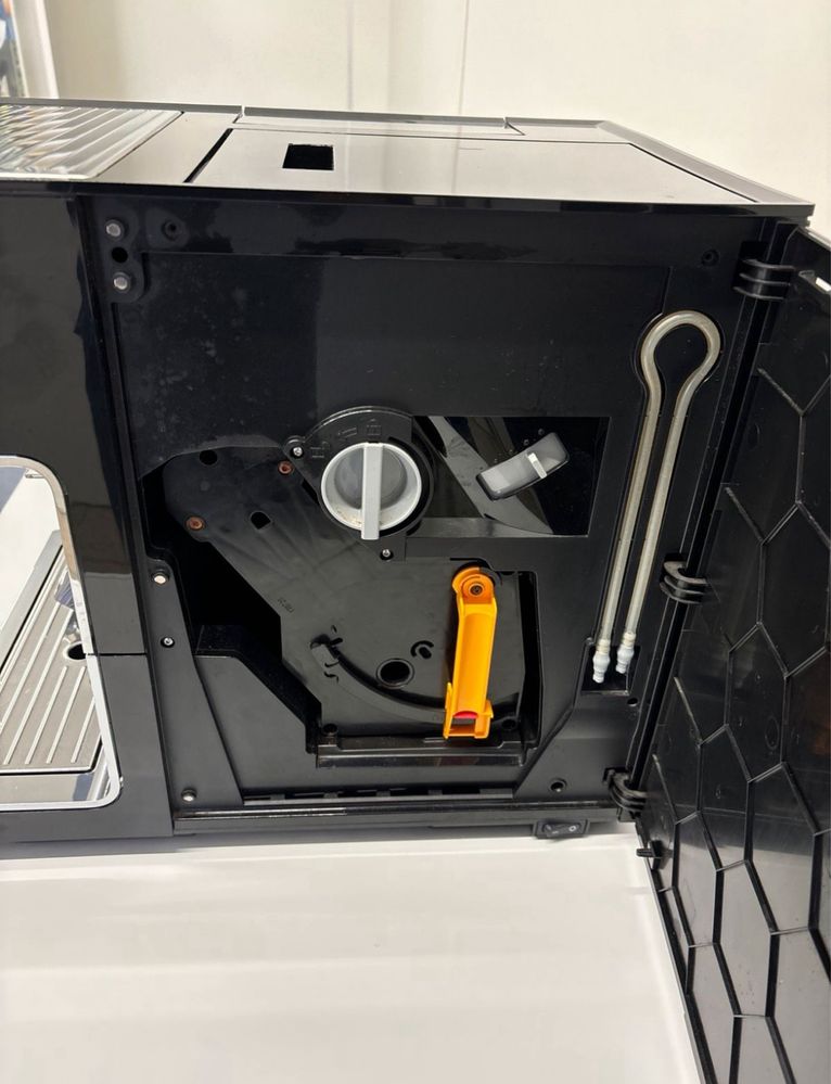 Кофемашина Miele CM 7500