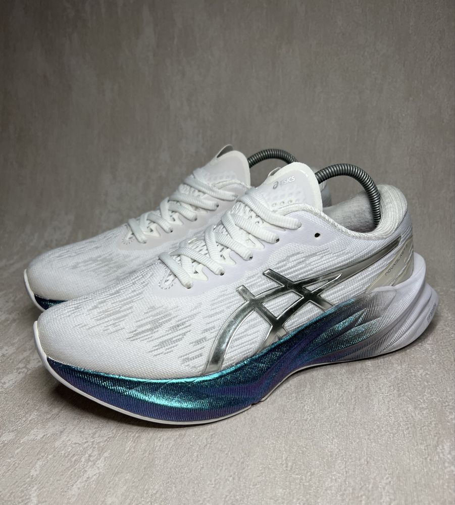 Кросівки Asics Novablast 3 Platinum