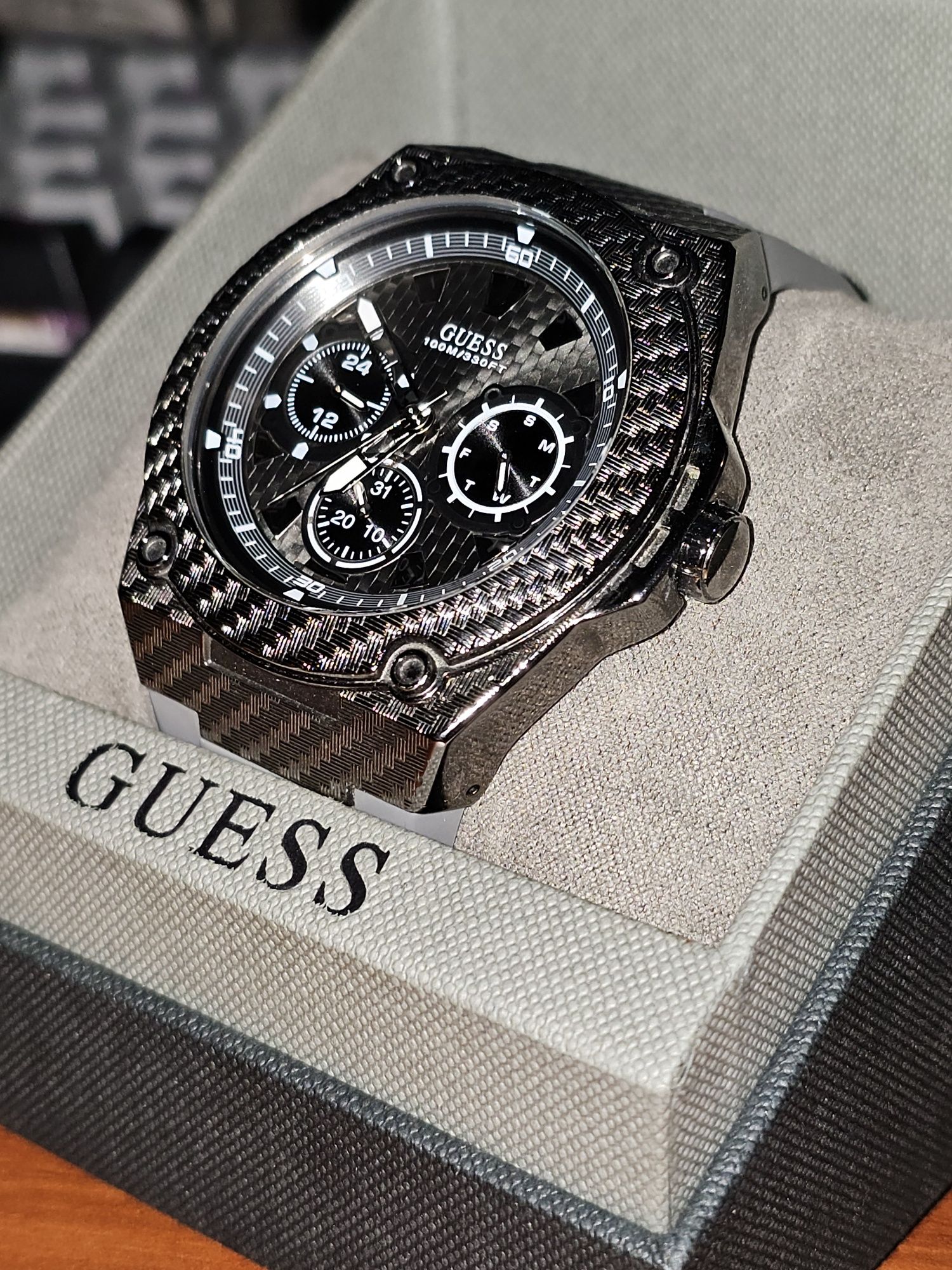 Часы guess w1048g1