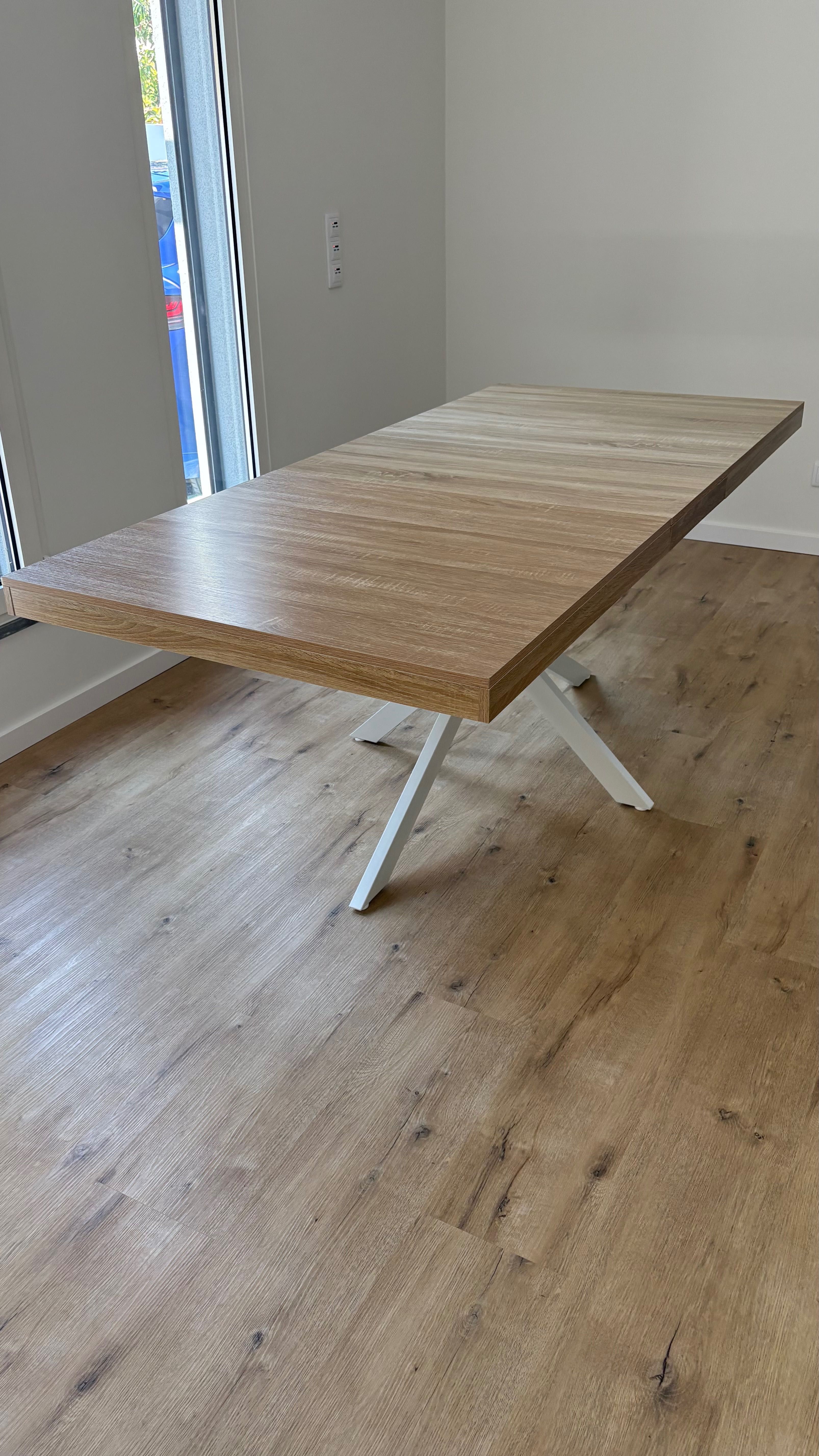 Mesa de jantar extensível - NOVA