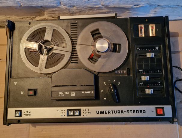 Magnetofon szpulowy Unitra Uwertura M 1417 S