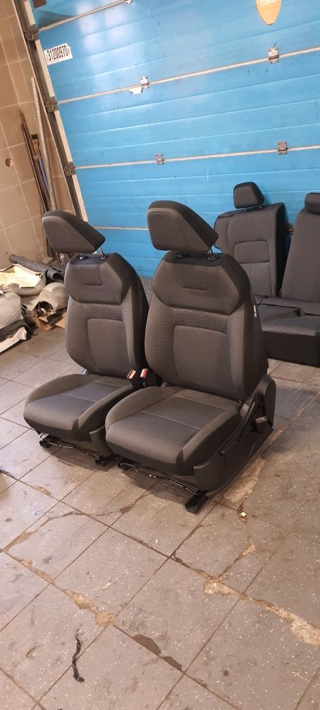 Салон Nissan Ariya