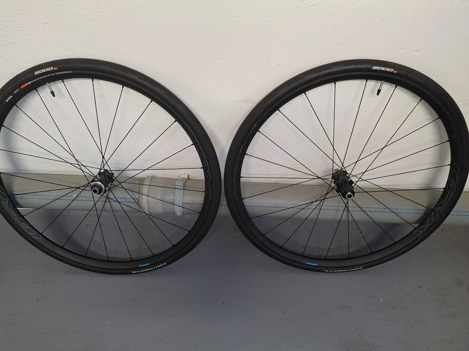 Zestaw kół GRX gravel Shimano WH-RX570 plus opony GP 5000 30 mm