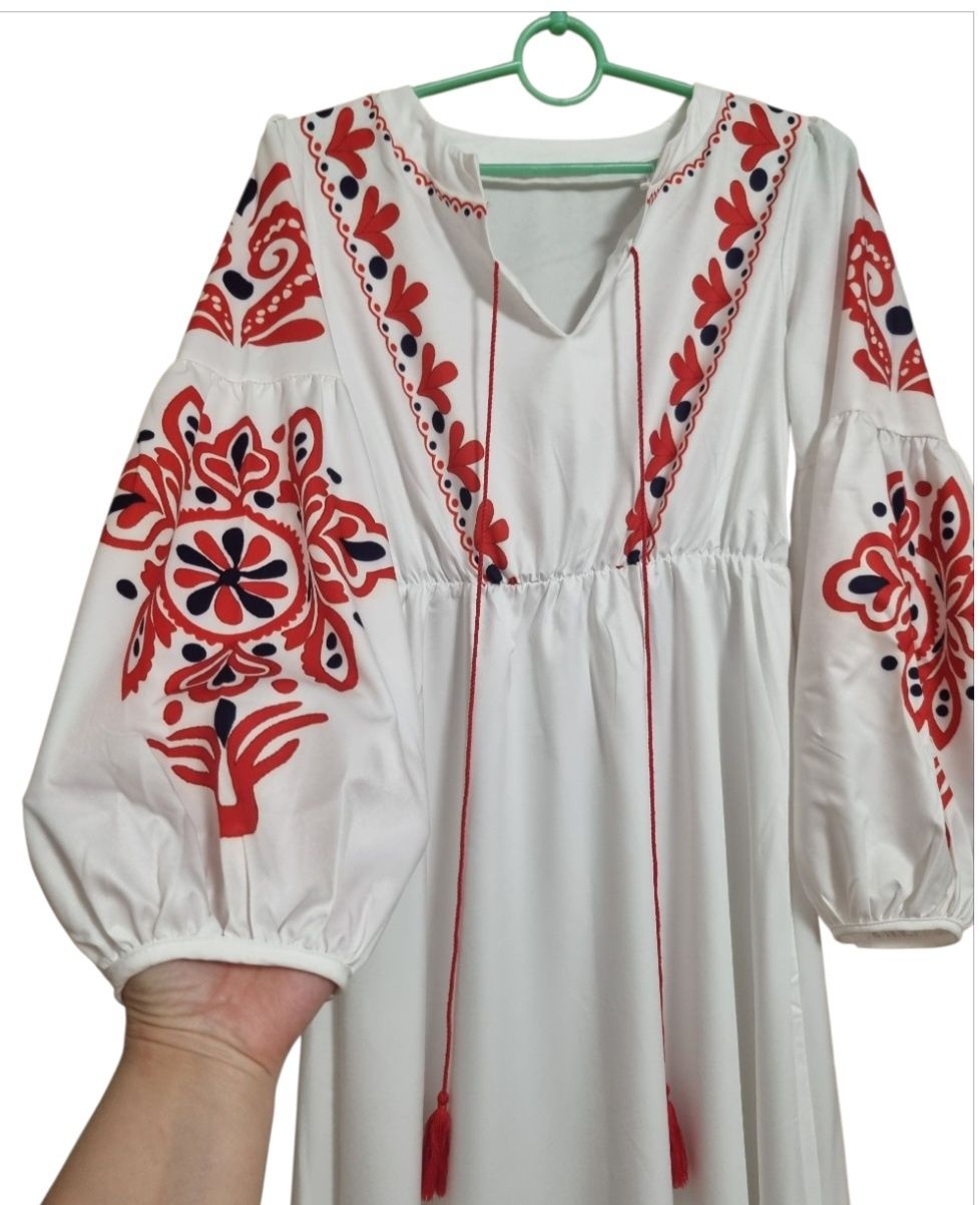 Жіноча сукня з принтом під вишиванку принт M,L,XL