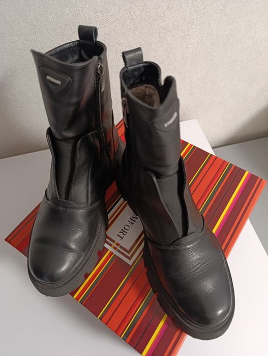 Чоботи зимові жіночі, розмір 38, довжина устілки 24,5 см.